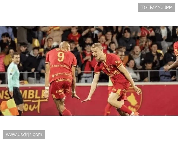 克莱蒙特与圣旺红星的精彩对决揭示法甲新赛季的竞争格局与球队实力分析