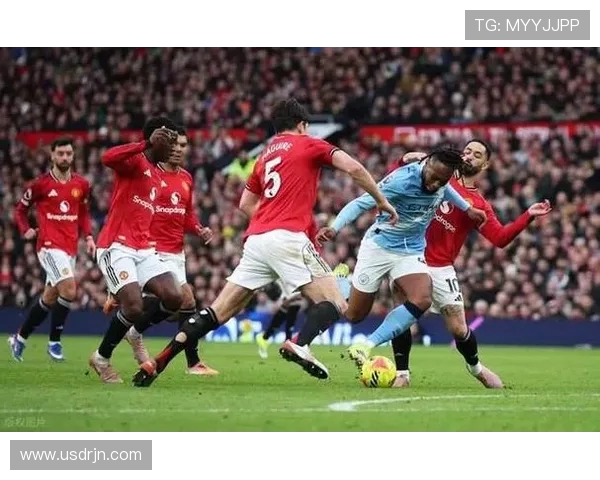 曼联与曼城激战在即比赛日期引发球迷热议与期待