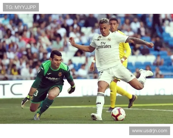 精彩对决直播哥伦比亚与英国足球强队巅峰对决全程回顾与分析 精彩对决直播哥伦比亚与英国足球强队巅峰对决全程回顾与分析