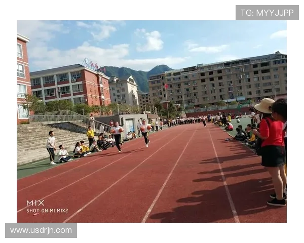 贾诚:在时代洪流中坚定前行的青年力量与梦想追寻 贾诚:在时代洪流中坚定前行的青年力量与梦想追寻