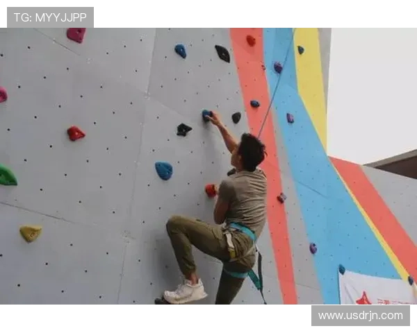 广州极限运动队在攀岩联赛中以74分稳居积分榜首位